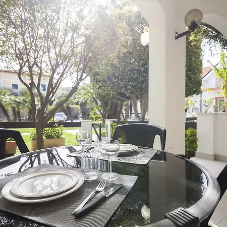 شقة فندقية Diano Sporting دْيانو مارينا