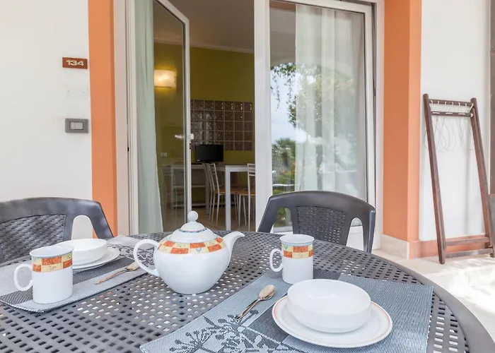 アパートホテル Diano Sporting 3*