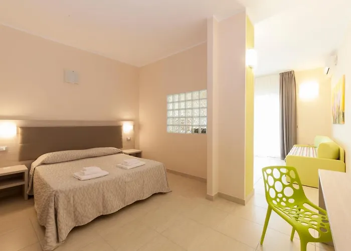 アパートホテル Diano Sporting 3*