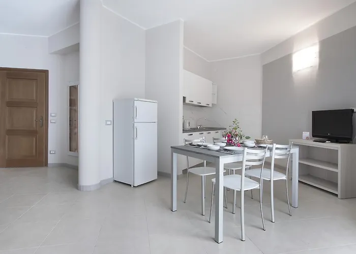 アパートホテル Diano Sporting