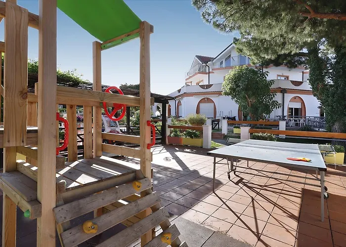 迪亚诺史波堤公寓酒店 3* 迪亚诺马里纳